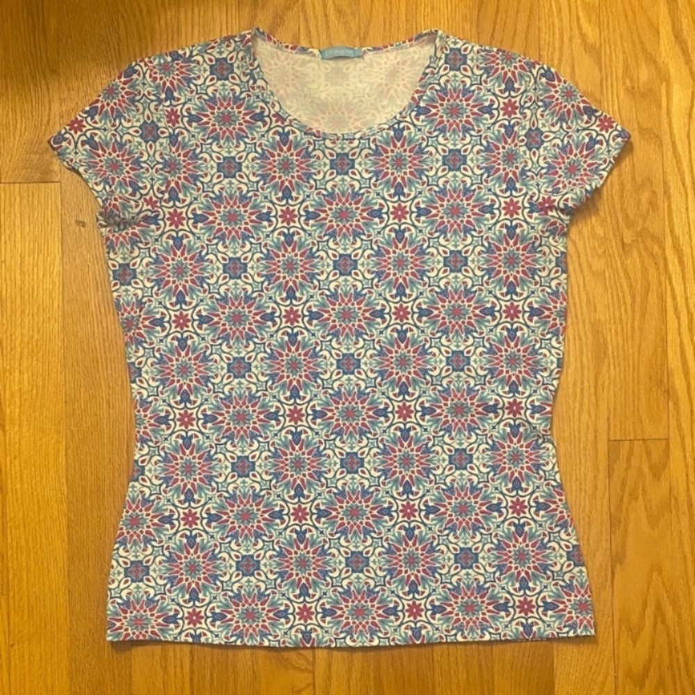 J. McLaughlin Short-Sleeve Crewneck Top in Blue & Pink Geometric Floral